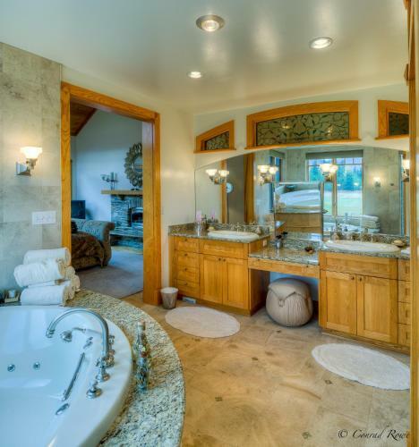 The Lodge At Trout Creek Bed And Breakfast