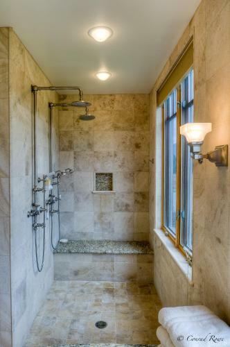 The Lodge At Trout Creek Bed And Breakfast
