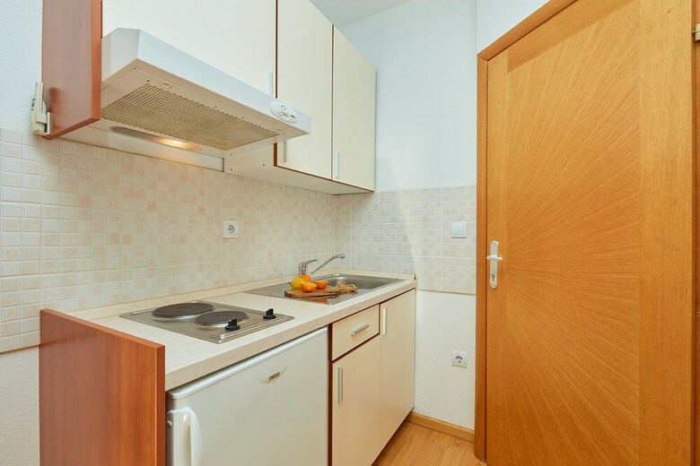 Apartments Zelic Tucepi