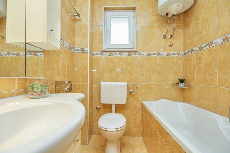 Apartments Zelic Tucepi