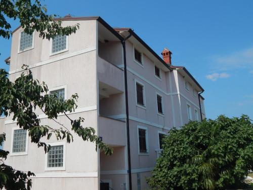 Apartments Vilanija