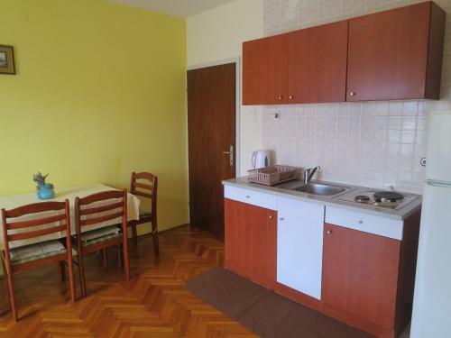 Apartments In Porat/insel Krk 13155