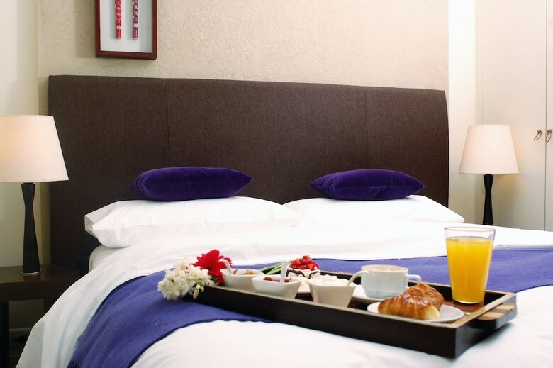 Hotel Tayka Suites