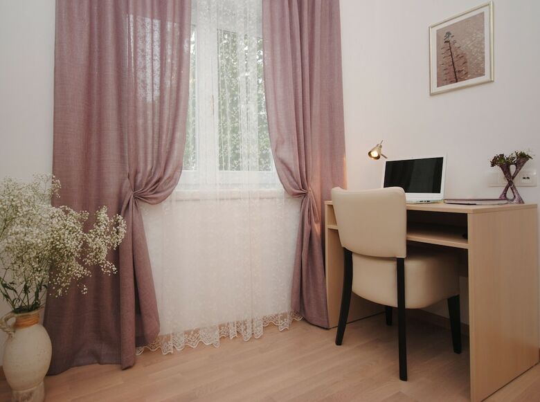Hostal Lanterna Rooms