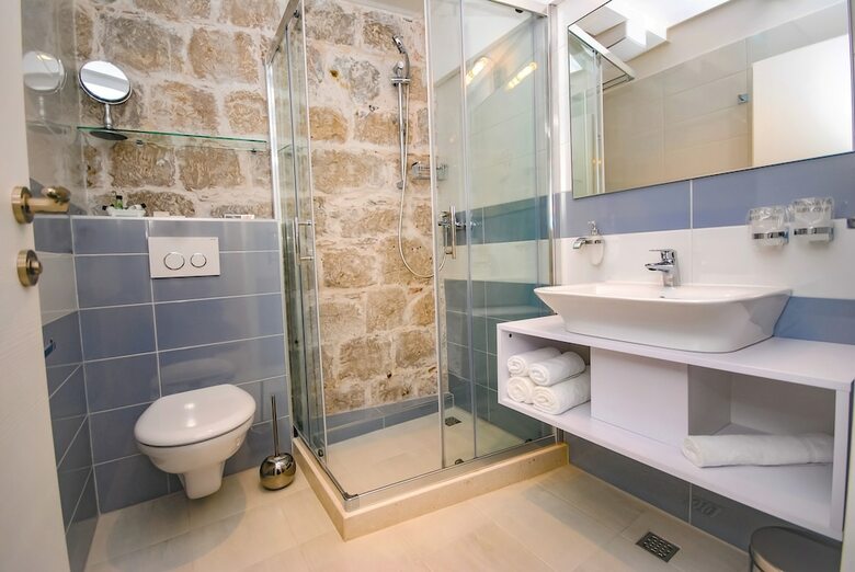 Hostal Lanterna Rooms