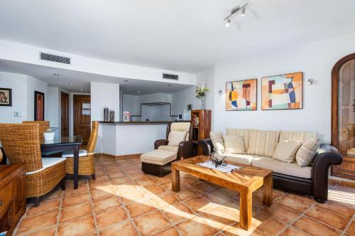 Punta Prima Apartment Sleeps 4 Pool Air Con Wifi