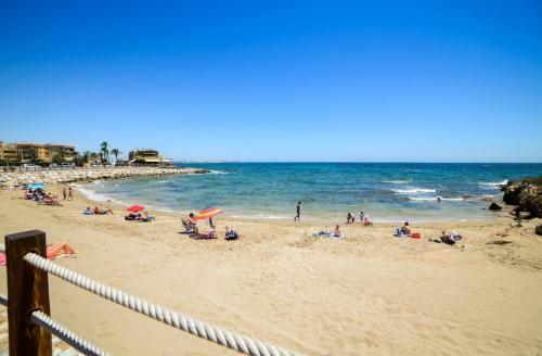 Punta Prima Apartment Sleeps 4 Pool Air Con Wifi