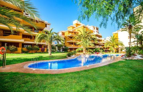 Punta Prima Apartment Sleeps 4 Pool Wifi