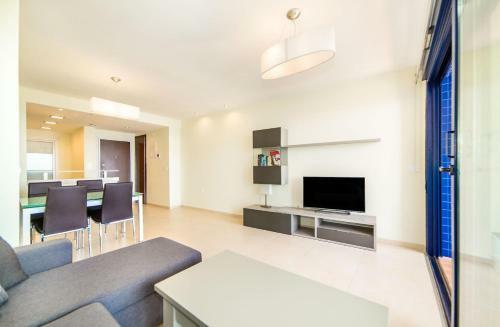 Punta Prima Apartment Sleeps 4 Pool Wifi
