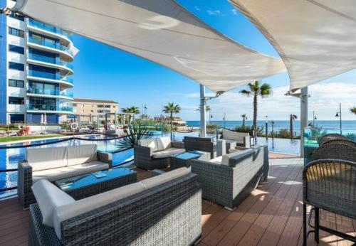 Punta Prima Apartment Sleeps 4 Pool Air Con Wifi