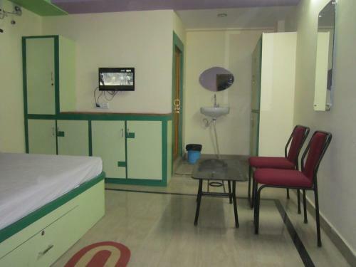 Lodge Ushasree Residency