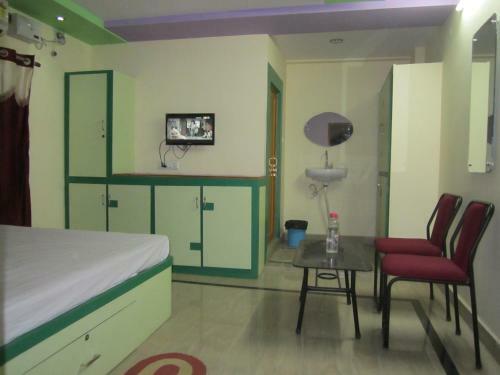 Lodge Ushasree Residency