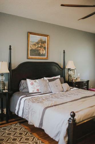 Bed & Breakfast Oakland Manor House Inn