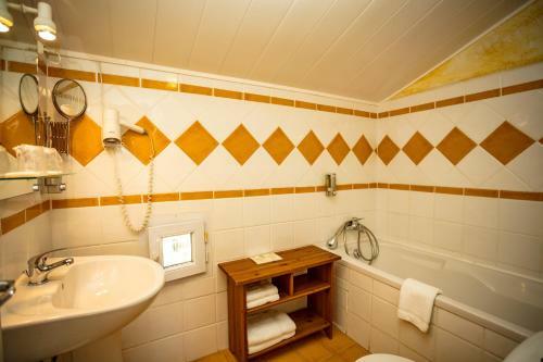 Hostal Auberge D'uzes