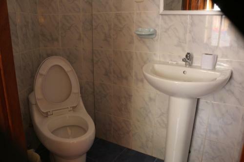 Hostal Dennys House