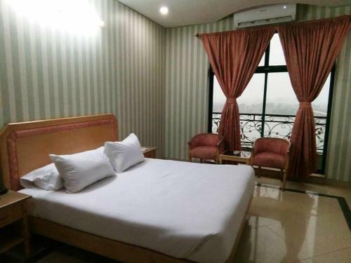 Tulip Riverside Hotel