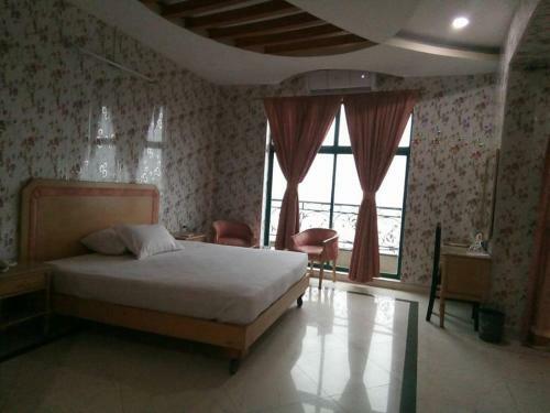 Tulip Riverside Hotel