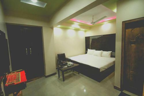 Hotel Regalia Inn