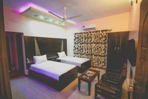 Hotel Regalia Inn