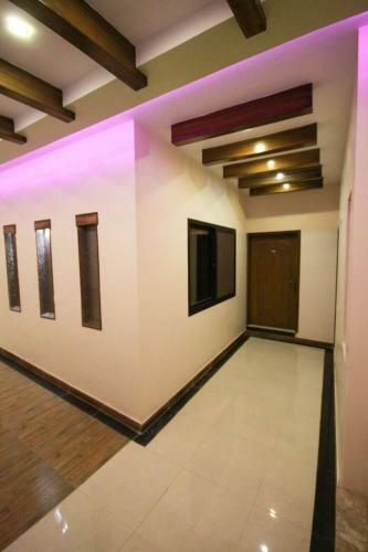 Hotel Regalia Inn