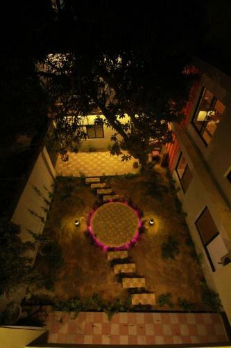 Hotel Regalia Inn