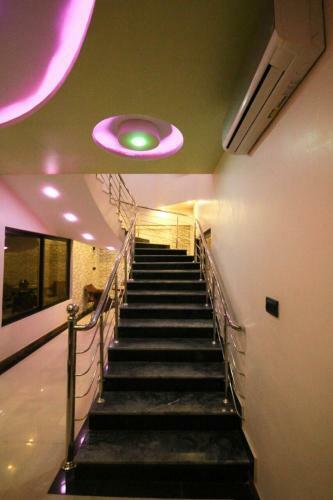 Hotel Regalia Inn