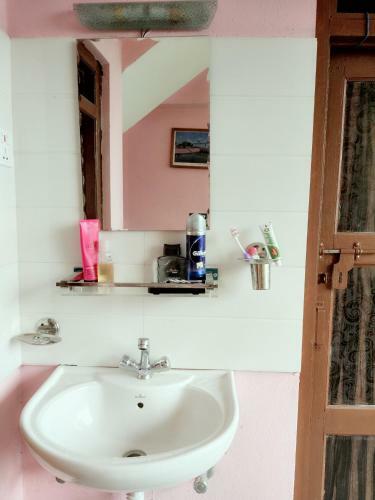 Everest Home Stay Apartment