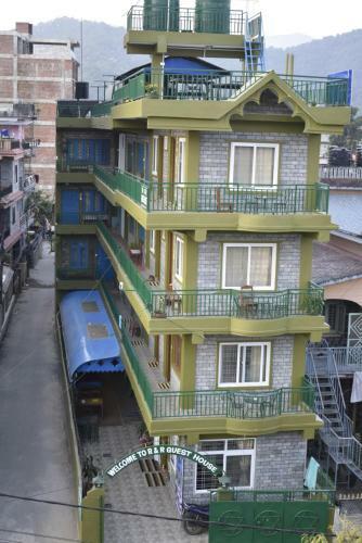 Hostal R&r Guest House