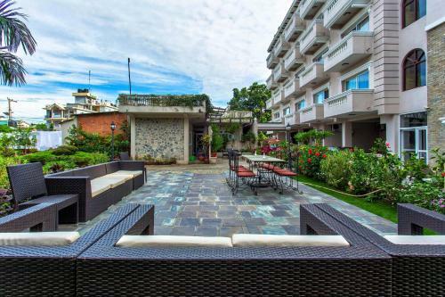 Da Yatra Courtyard Hotel