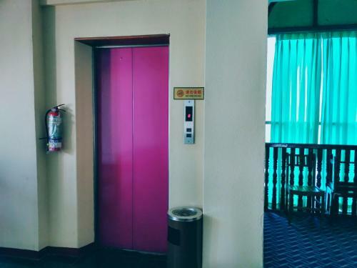 Universe Hotel