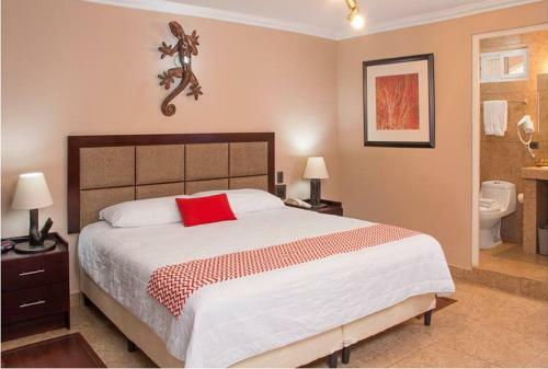 Hotel Ramada By Wyndham Tikal Isla De Flores