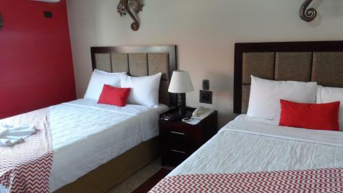 Hotel Ramada By Wyndham Tikal Isla De Flores