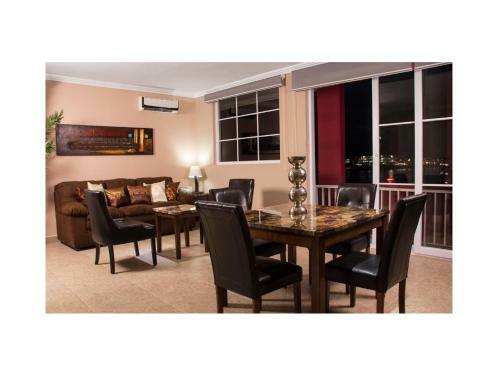 Hotel Ramada By Wyndham Tikal Isla De Flores