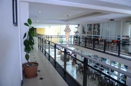 Beshale Hotel