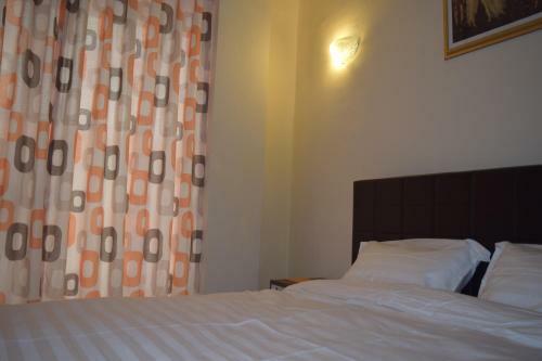 Cot Addis Backpackers Hostel