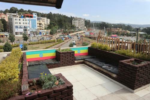 Cot Addis Backpackers Hostel