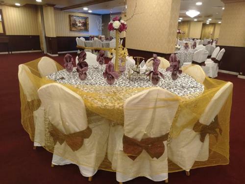 Al Bustan Hotel