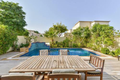 Medlock Villas