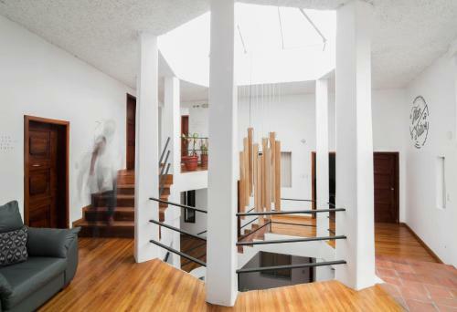 Bed & Breakfast Alternative Hostels