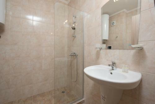 Apollon Apartments