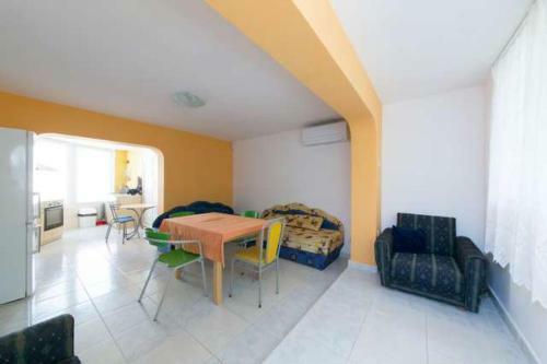 Hostal The Colony