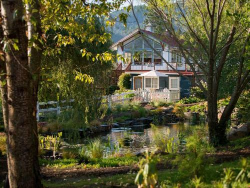 Bed & Breakfast Country Willows Inn