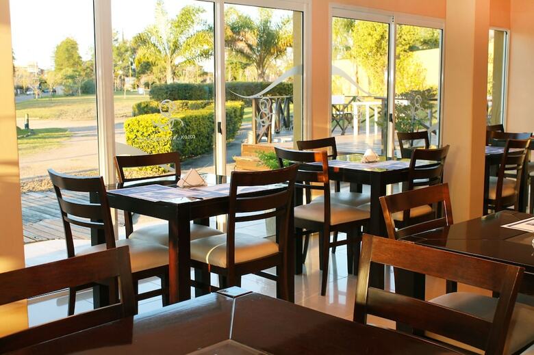 Brisas Del Lago Apart Y Hotel
