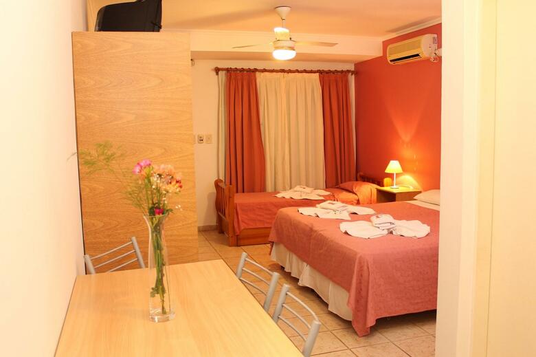 Brisas Del Lago Apart Y Hotel