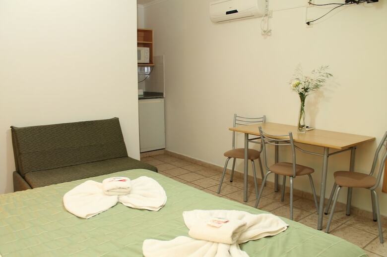 Brisas Del Lago Apart Y Hotel