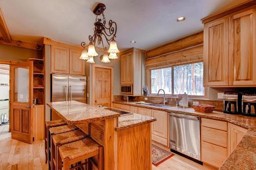 Ski Classic Lodge