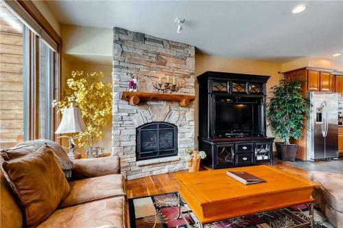 Snowshoe Chalet