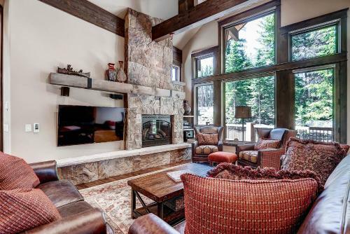 Rocky Mountain Lodge