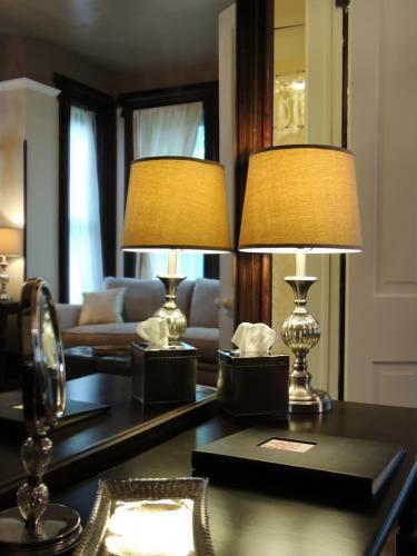 Hotel Lyons Twin Mansions