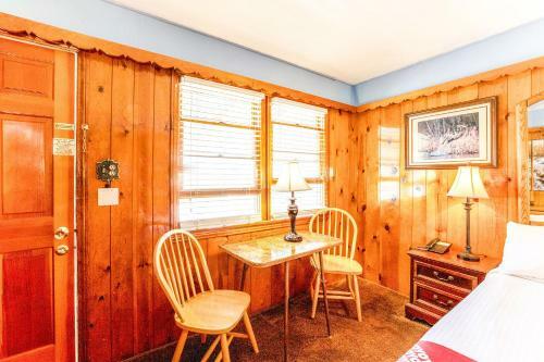 Oyo Kern Lodge, Kernville